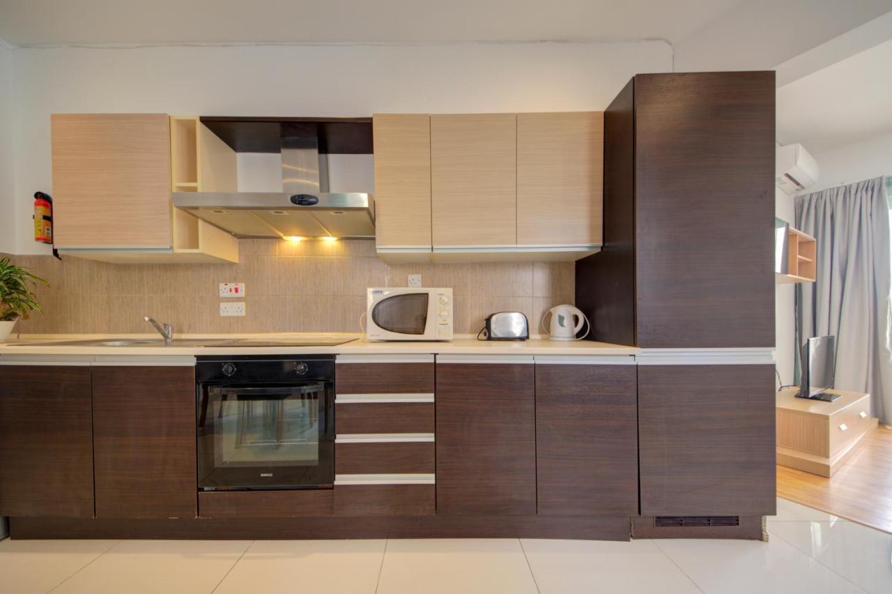 Sapphire Residences - & Penthouse In By Shortletsmalta Appartement