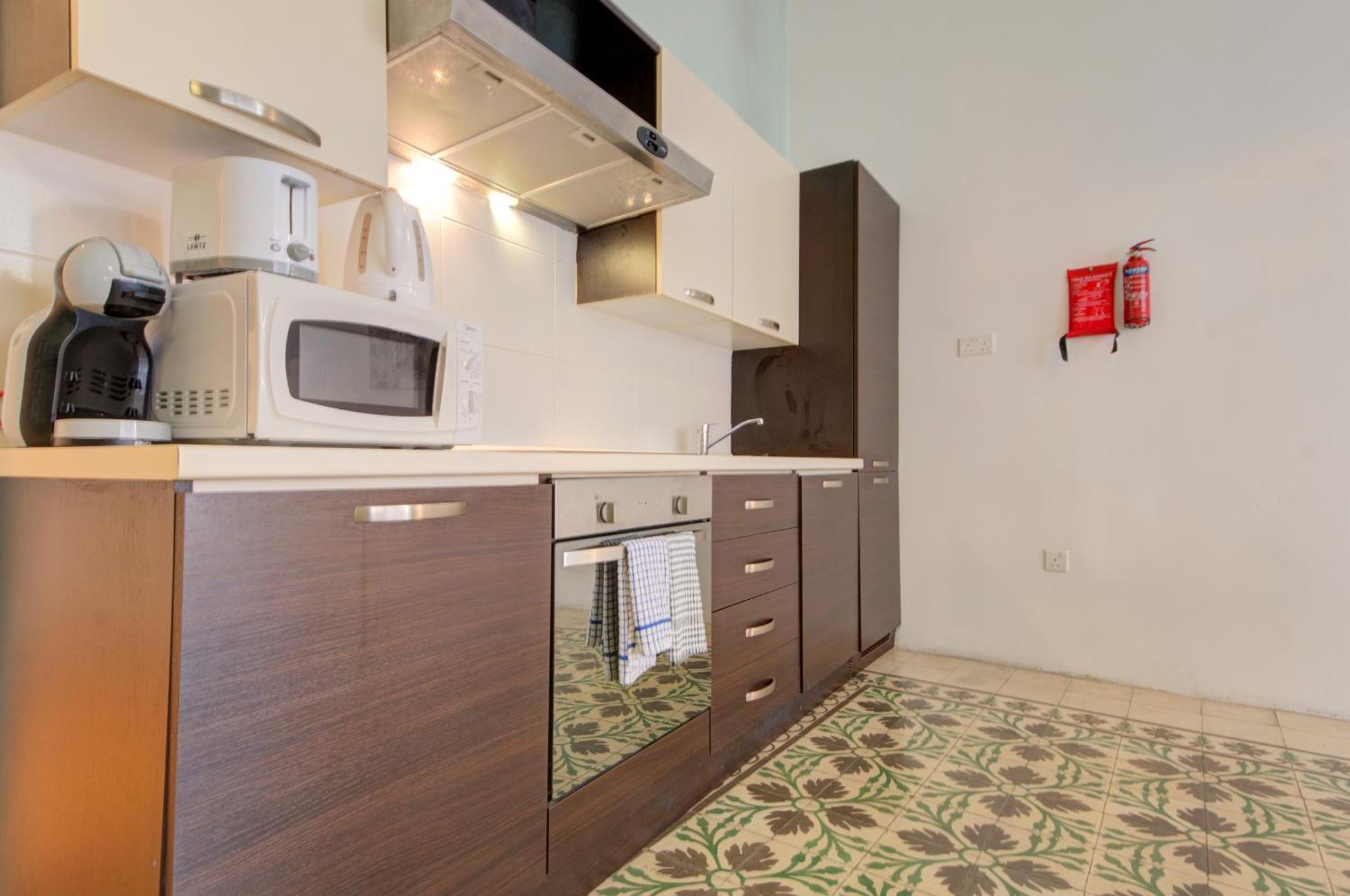 Sapphire Residences - & Penthouse In By Shortletsmalta